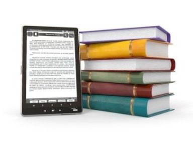 conjunto de libros y tablet